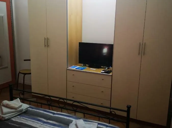I Tre Abeti - House Bed and Breakfast Vezzano Ligure